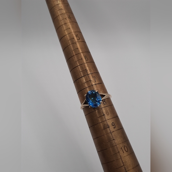 10k Blue topaz solid yellow gold ring - Picture 7 of 7